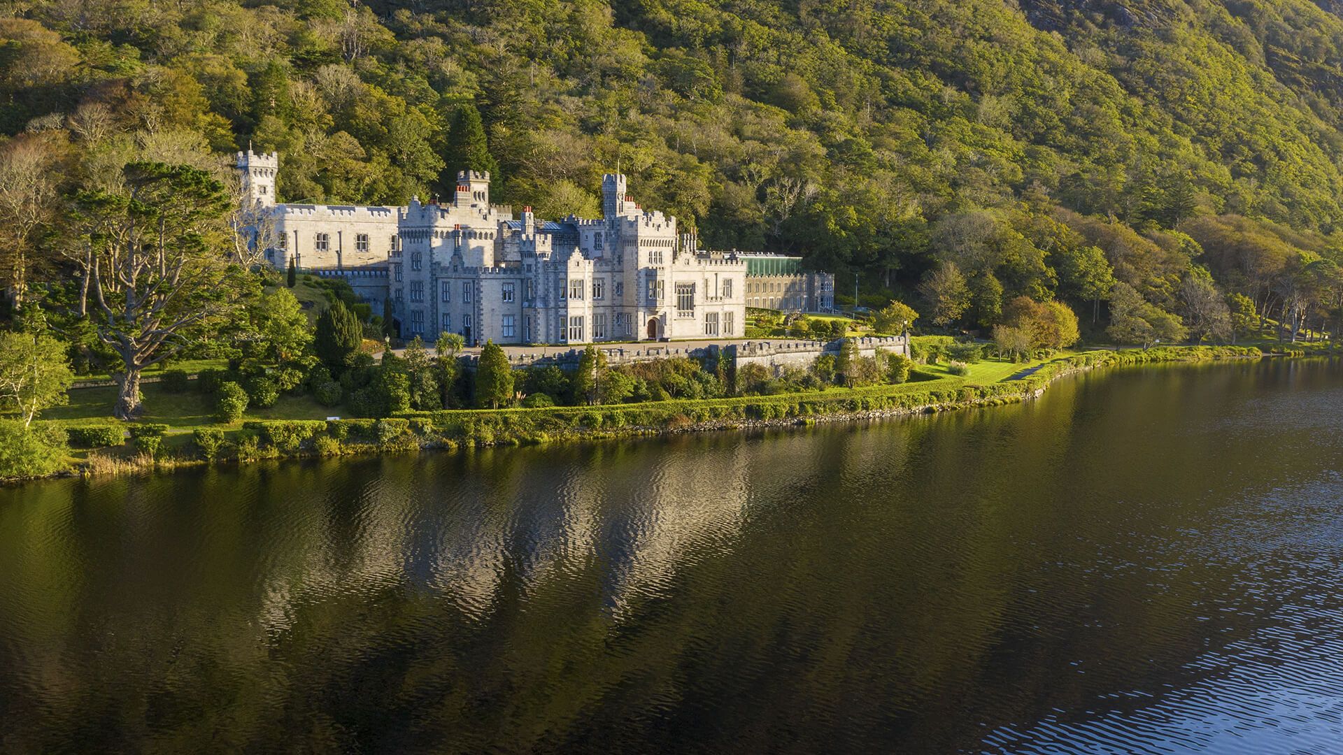 #3 Kylemore Abbey Slide background